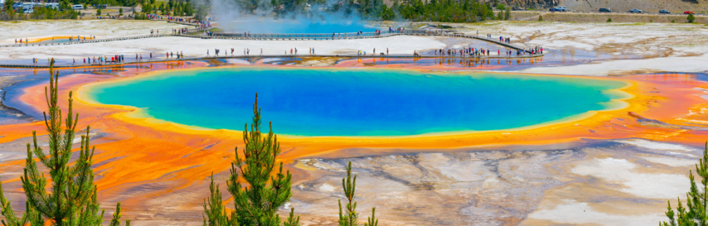 grand prismatic in yellowstone outside of bozeman